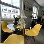 One Bedroom Flat Near Portobello Road